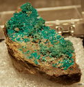 Dioptase_And_Pseudomalachite_Crystals_Harquahala_Mine_Arizona.jpg